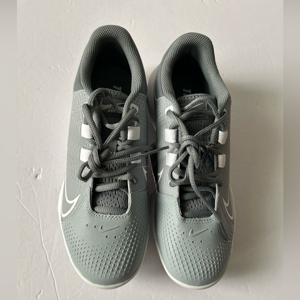 Nike Hyperdiamond 4 Elite Womens Size-7 Softball Cleats Grey DC8990-012 NEW